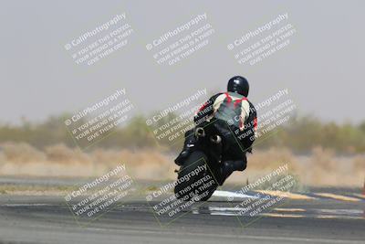 media/Mar-28-2022-Superbike Trackdays (Mon) [[b8603d0f67]]/Open Track Time/Turn 16/